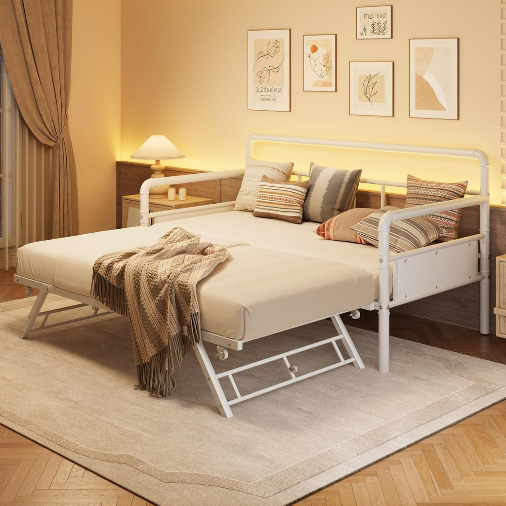 White Daybed with Pop Up Trundle